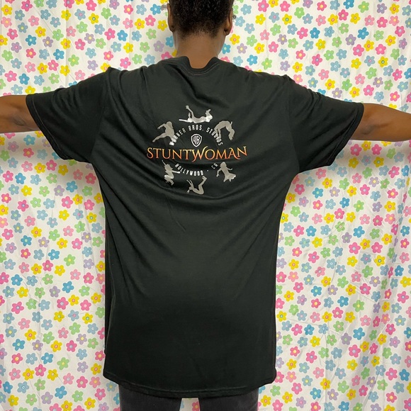 For stuntperson enthusiast in your life. Size XL. V neck. No flaws - Picture 2 of 5